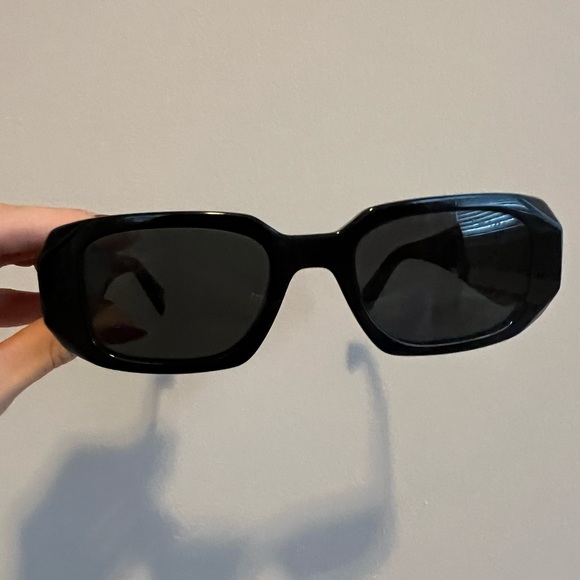 Prada runway women’s sunglasses - Picture 2 of 9